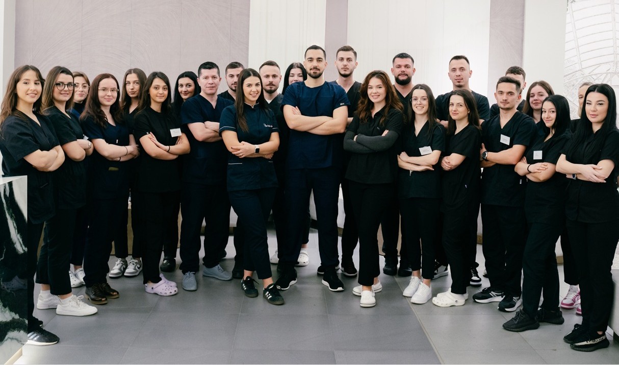 Sala operatoria all'avanguardia presso SkyDental Tirana